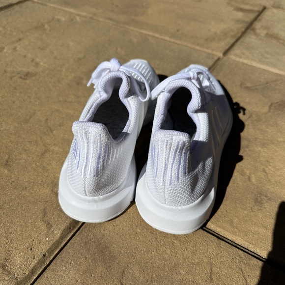 Adidas Swift Run - Picture 3 of 7